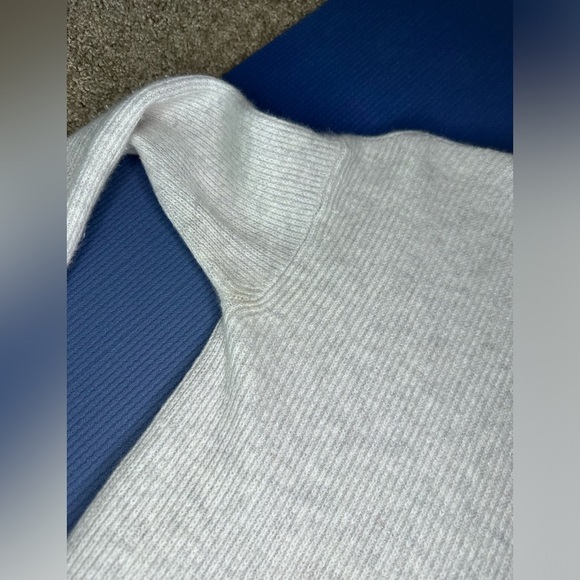 sweater wool cashmere Athleta bell sleeves scoop neck heather grey side split - Picture 11 of 13